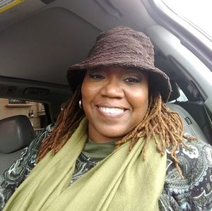 Meet your Posher, Stacy